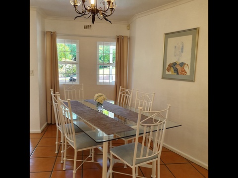 Paradiso Guest House Two Bedroom Self Catering Cottage Dining Area